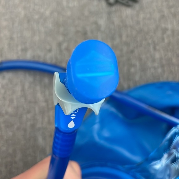 Camelpak Kid Mini Mule 50oz Hydration Pack. Blue | atomic blue/navy blue - Picture 10 of 10